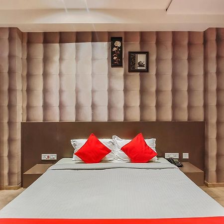 Oyo 26991 Stanza Luxurios Stay Zahirabad Extérieur photo