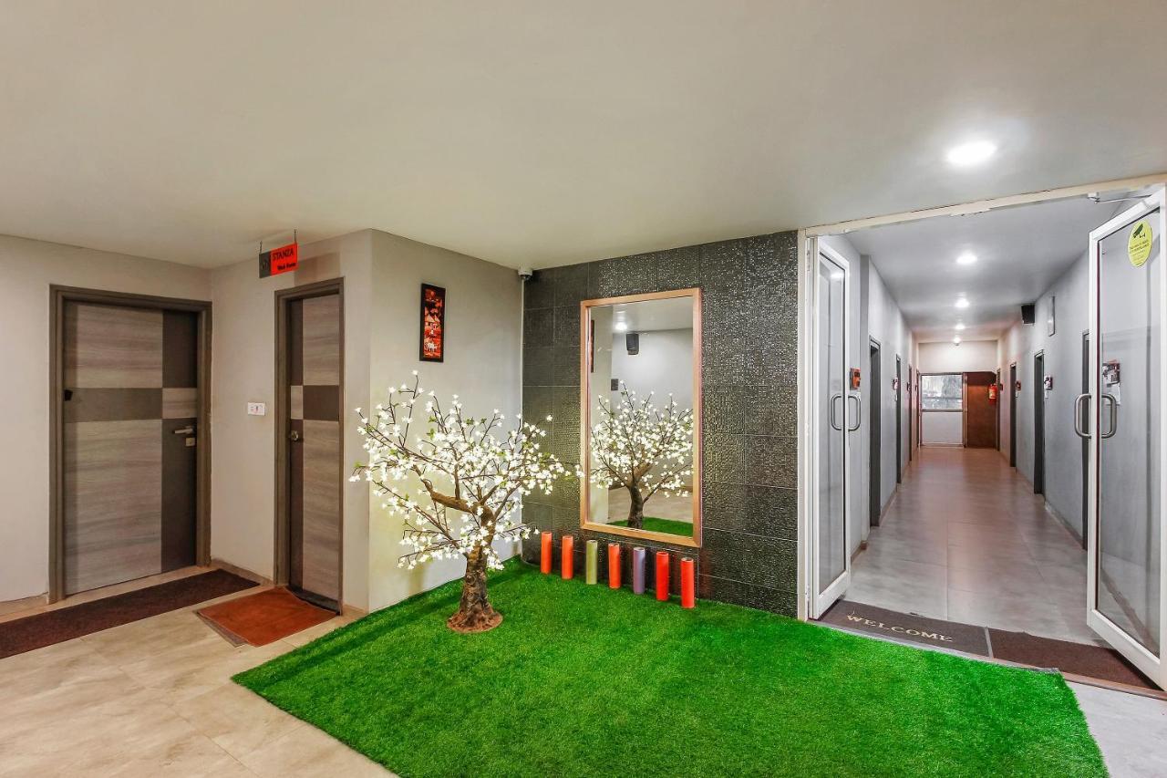 Oyo 26991 Stanza Luxurios Stay Zahirabad Extérieur photo