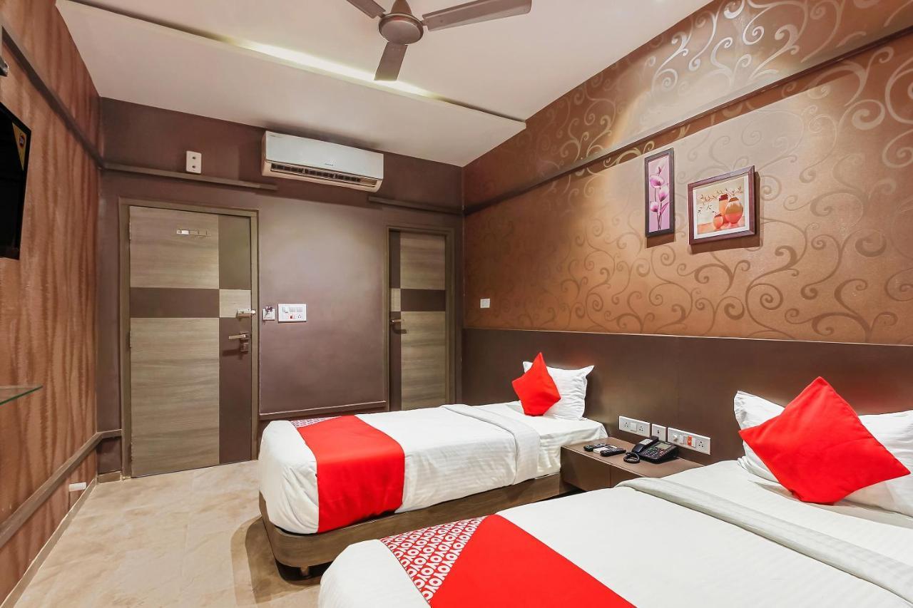 Oyo 26991 Stanza Luxurios Stay Zahirabad Extérieur photo